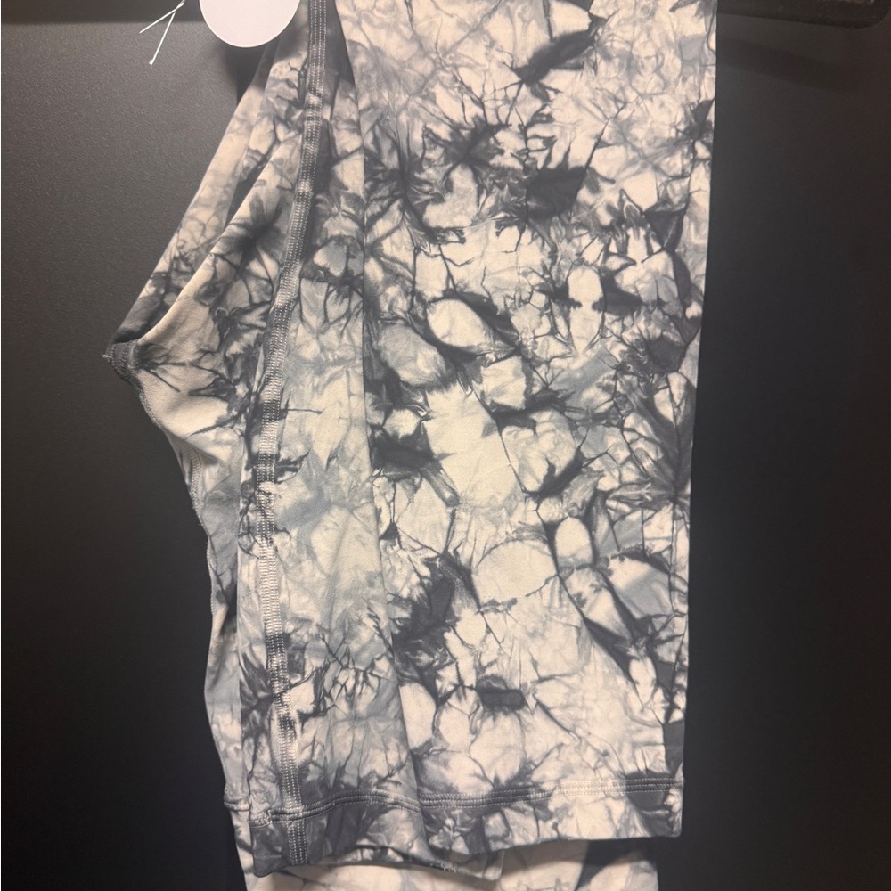Lululemon Athletica Black and White Patterned under under Leggings 10
